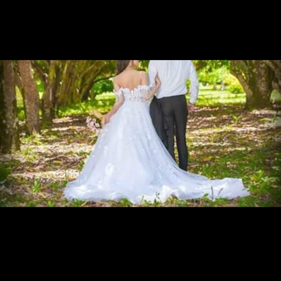 Wedding dress ❤️ - Picture 3 of 4